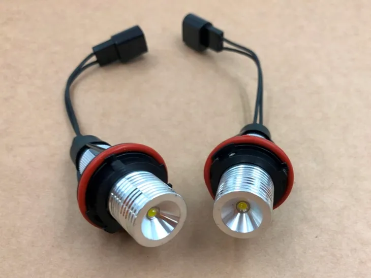 zarowki-oczy-aniola-bialy-hb3-led-6000k-do-bmw-e87-e39n-e60-e61-e63-e64-rodzaj-swiatel-mijania-led