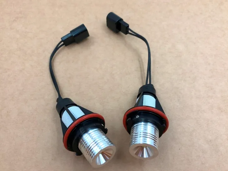 zarowki-oczy-aniola-bialy-hb3-led-6000k-do-bmw-e87-e39n-e60-e61-e63-e64-producent-czesci-xenius