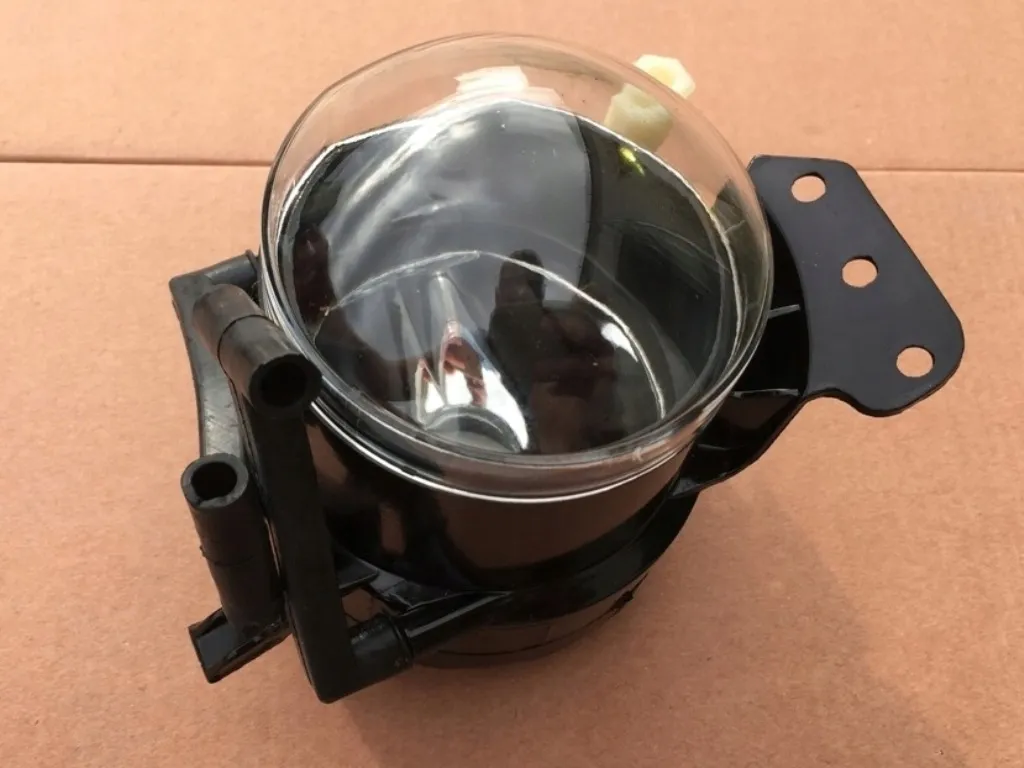 prawy-halogen-przeciwmglowy-6910792-do-bmw-e46-e90-e91-e60-e61-e64-e63-e83