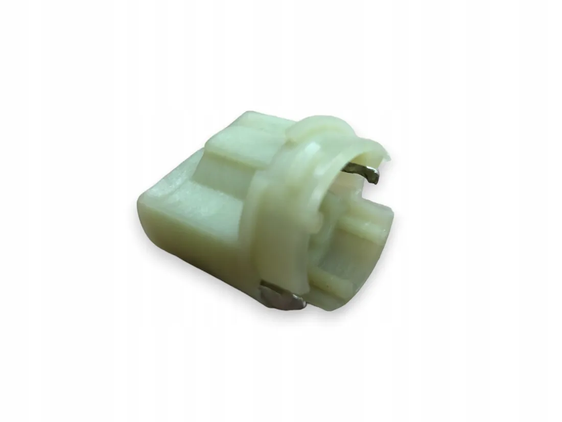 gniazdo-zarowki-oprawka-swiatlo-tylne-stop-bmw-e30-e32-e34-e38-e71-e72-stan-nowy