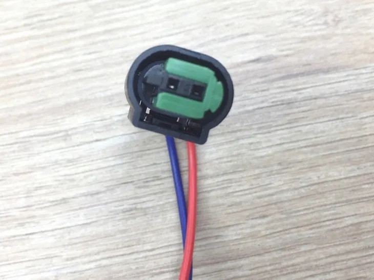 czujnik-temperatury-do-bmw-e88-e82-e81-e87-f20-f21-e36-e46-e93-e36-e46-e92-numer-katalogowy-czesci-65816905133-6905133-65816936953-6936953-65816905050-6905050-65810149842-0149842