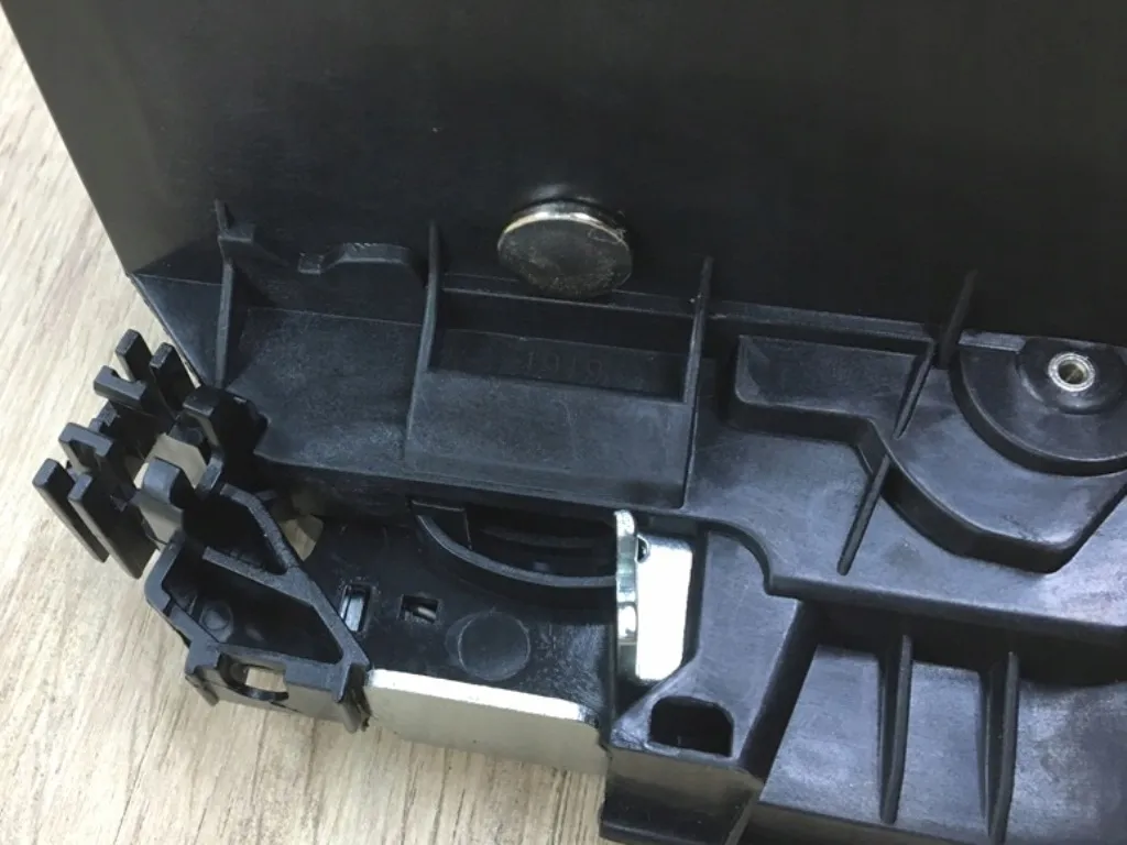 zamek-drzwi-lewy-przod-do-bmw-e65-e66-e67-e85-e60-e61-e83-e63-e64-e81-e90