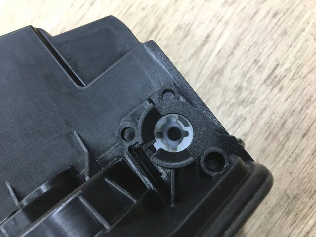 zamek-drzwi-lewy-przod-do-bmw-e65-e66-e67-e85-e60-e61-e83-e63-e64-e81-e90