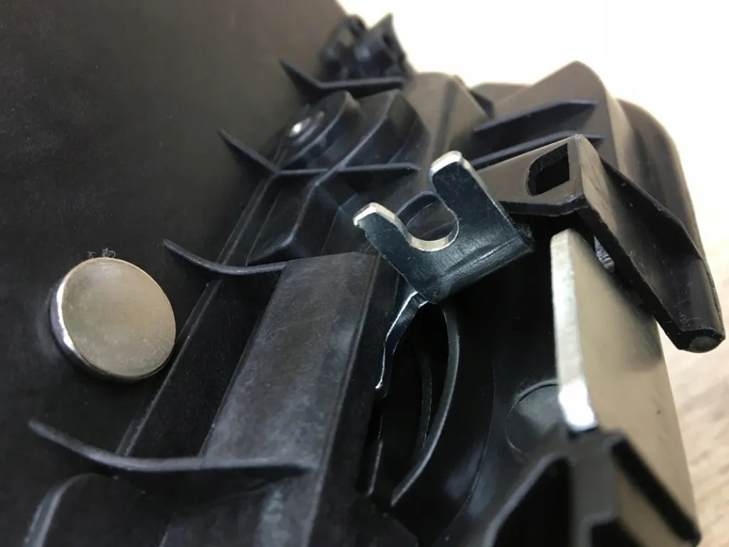 zamek-drzwi-lewy-przod-do-bmw-e65-e66-e67-e85-e60-e61-e83-e63-e64-e81-e90