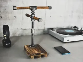 wieszak-sluchawki-stojak-cztery-4-pary-drewniany