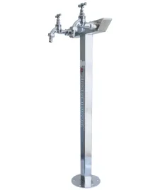 hydrant-ogrodowy-70cm-dwa-krany-inox-kwadrat-skosny-dolny-doplyw-wody