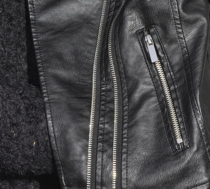 ramoneska-fashionavenue-przejsciowa-kurtka-damska-skora-biker-f15-s-wzor-dominujacy-bez-wzoru