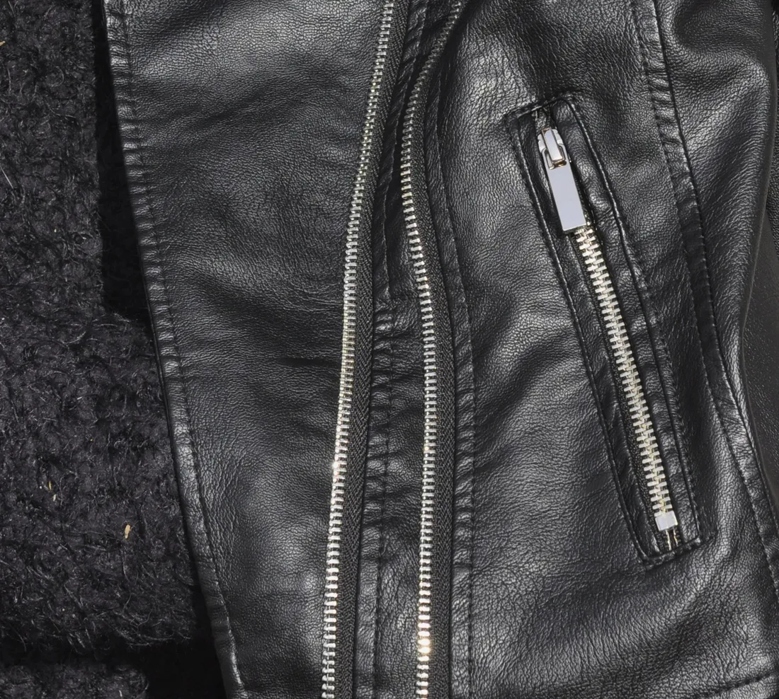 ramoneska-fashionavenue-przejsciowa-kurtka-damska-skora-biker-f15-s