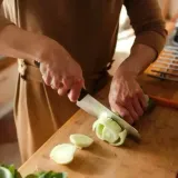 fiskars-noz-typ-santoku-functional-form-stan-nowy-przeznaczenie-do-siekania