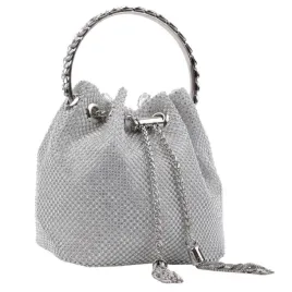 torebka-damska-kopertowka-wizytowa-na-ramie-biala-elegancka-modna