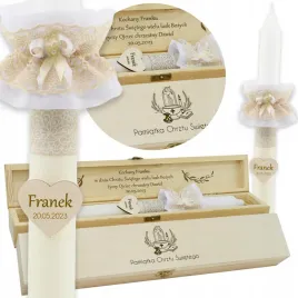 swieca-do-chrztu-z-imieniem-eko-i-pudelko-drewniane-na-swiece-eko-eoch
