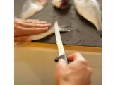 noz-do-filetowania-fiskars-18-cm-material-ostrza-ze-stali