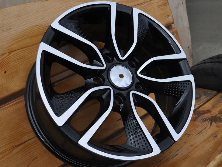 felgi-15-5x1143-toyota-auris-e18-e21-corolla-e21-producent-felg-cam