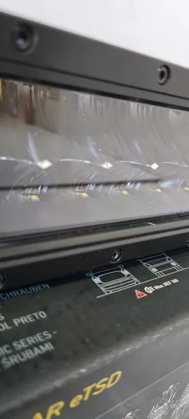 reflektor-dalekosiezny-black-magic-hella-1fj-358-196-401-strumien-swietlny-5500-lm