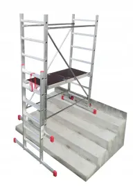 rusztowanie-aluminiowe-faraone-ak200-na-schody