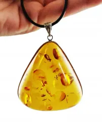 duzy-srebrny-wisiorek-z-koniakowego-bursztynu-baltyckiego-brazowy-bursztyn