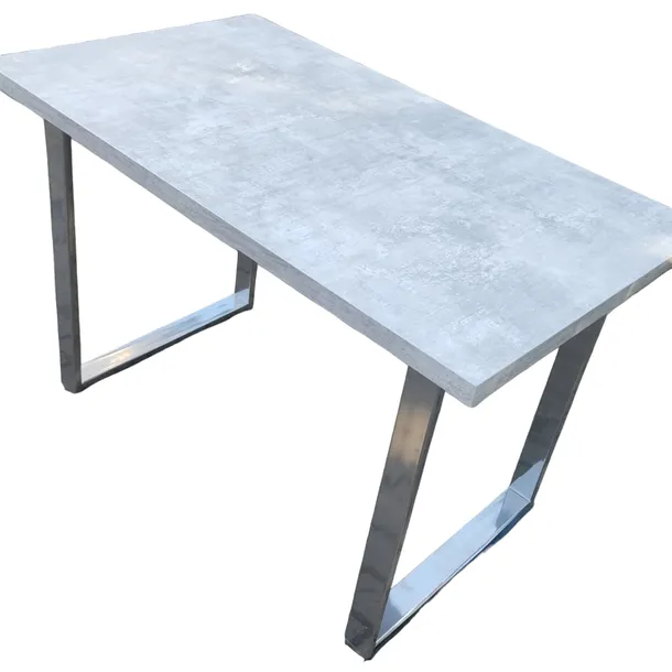 stol-bialy-nogi-chrom-bialy-szerokosc-mebla-70-cm