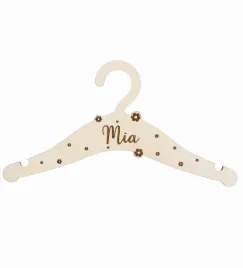 wieszak-z-grawerem-drewniany-kwiatuszki