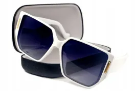 damskie-biale-okulary-przeciwsloneczne-bold-frame-polaryzacyjne-z-etui