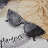 okulary-przeciwsloneczne-damskie-kocie-oko-czarne-stan-nowy