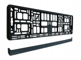 ramka-pod-tablice-rejestracyjna-dodatkowe-zatrzaski-pod-listwa-czarna