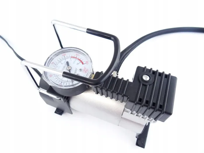 kompresor-samochodowy-150-psi-12-v-fv-mocny