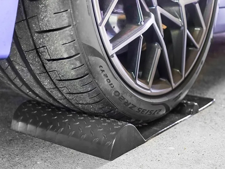 mata-parkingowa-z-klinem-producent-dbautomotive