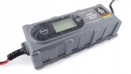 prostownik-samochodowy-cyfrowy-ladowarka-6v-12v