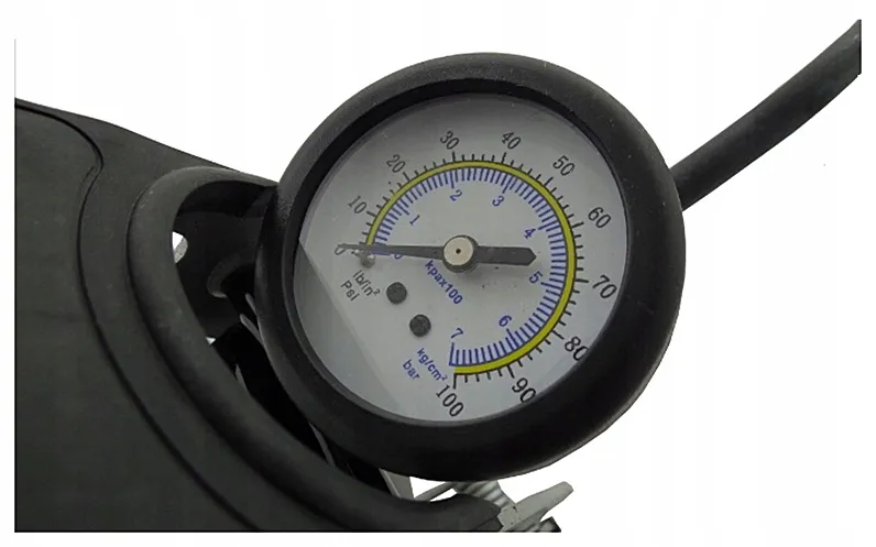 z-manometrem-samochodowa-rowerowa-pompka-nozna