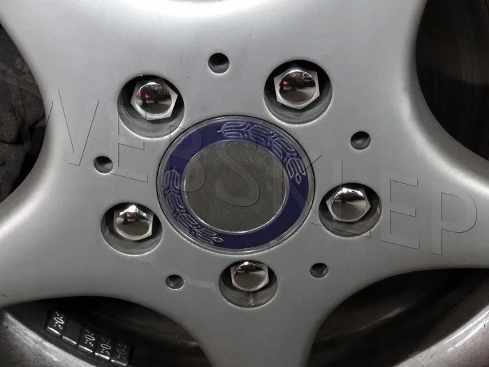 nakladki-nakretki-na-sruby-chrom-srube-tanio-19mm