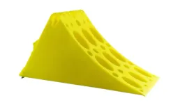 kliny-pod-kola-blokada-pod-kola-tir-tanio-zolty-klin-pod-kolo-samochodu