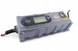 prostownik-samochodowy-cyfrowy-ladowarka-6v-12v