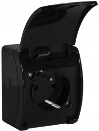 gniazdo-natynkowe-pojedyncze-z-uziemieniem-z-klapka-viplast-koala-czarne-i