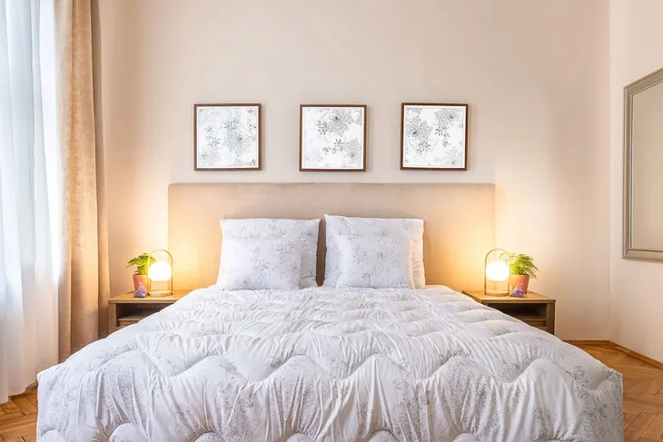 poduszka-blommenslyst-50x60-cm-kolor-bialy-odcienie-szarosci