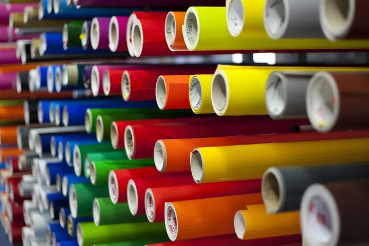 folia-samoprzylepna-okleina-100x50cm-rozne-kolory-stan-nowy