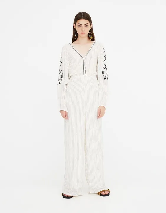 pull-and-bear-kremowy-kombinezon-paski-hafty-m