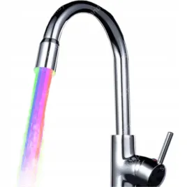 swiecacy-perlator-led-ze-wskaznikiem-temperatury-zmieniajacy-kolory-led-rgb