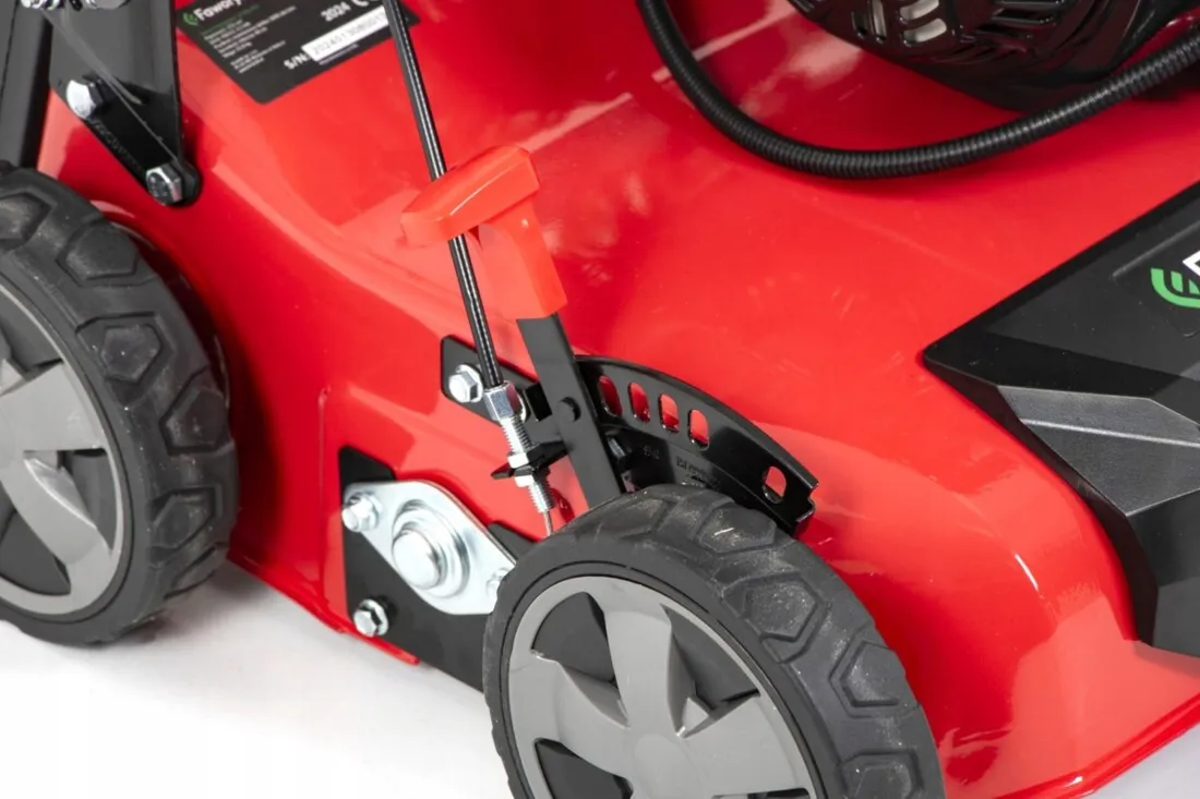 wertykulator-aerator-spalinowy-2-walki-2w1-212cm3-40cm-faworyt-tw40