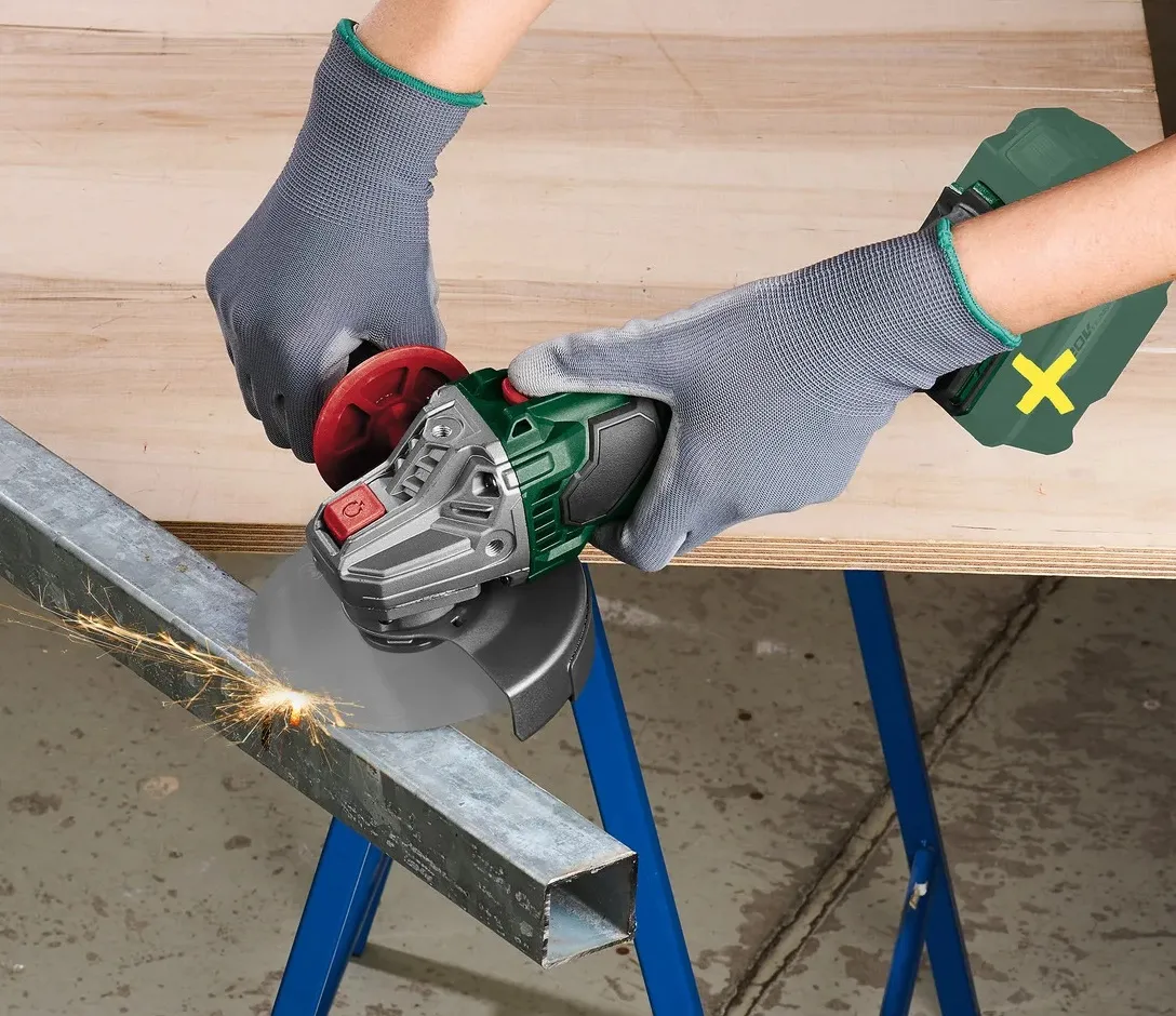 szlifierka-katowa-akumulatorowa-parkside-pwsa-20-li-f4-20-v-125-mm-walizka