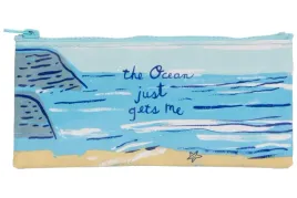 piornik-blue-q-ocean-gets-me-niebieski-etui-z-motywem-morza