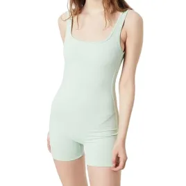 kombinezon-damski-guess-aileen-sportowy