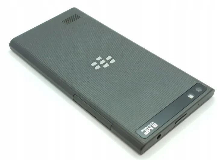 blackberry-leap-lte-czarny-or-a-funkcje-aparatu-autofocus-nagrywanie-wideo-zoom