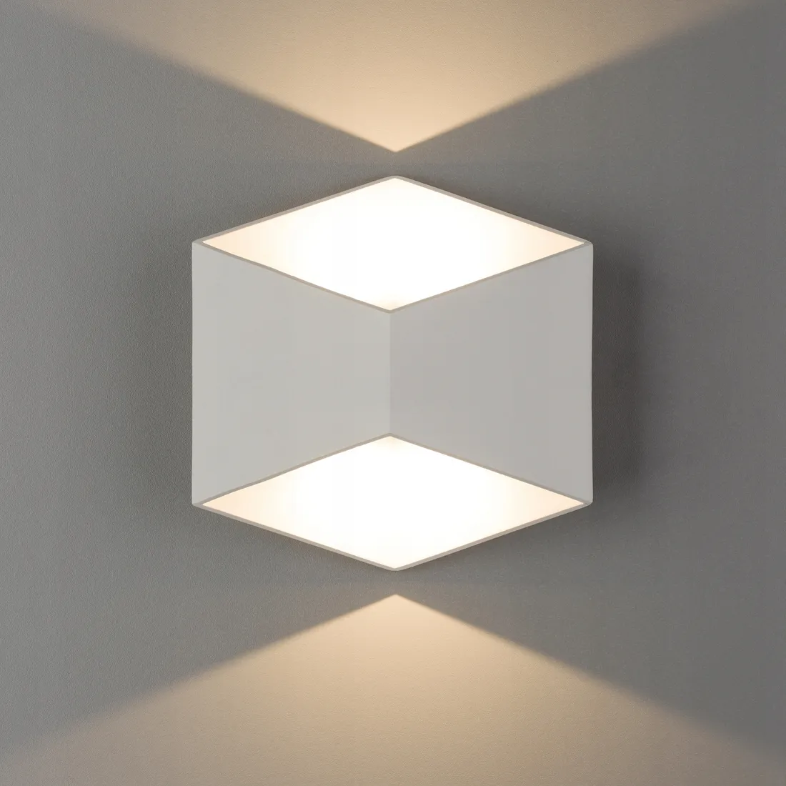 nowodvorski-8143-triangles-led-natynkowe