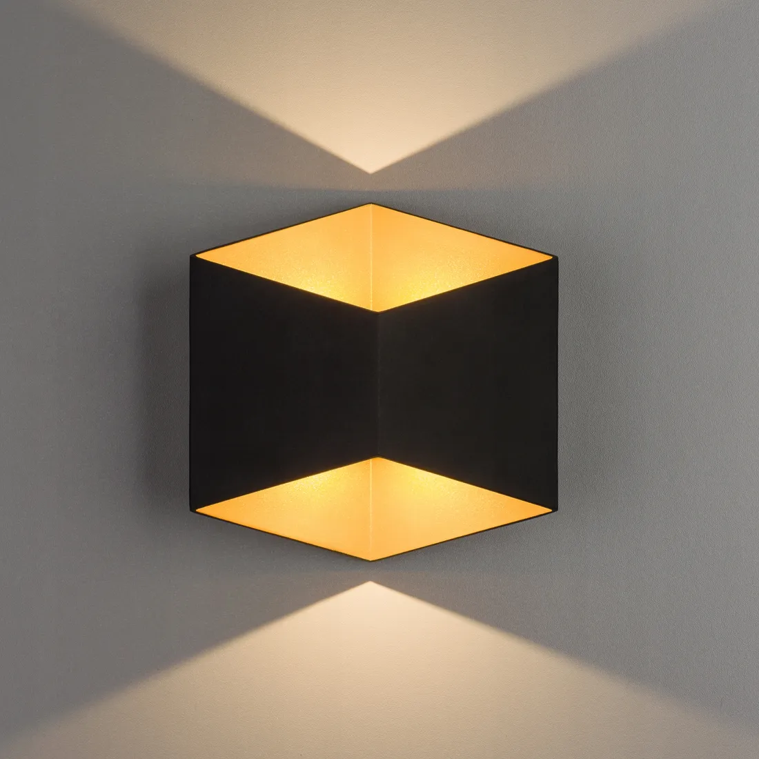 nowodvorski-8141-triangles-led-natynkowe