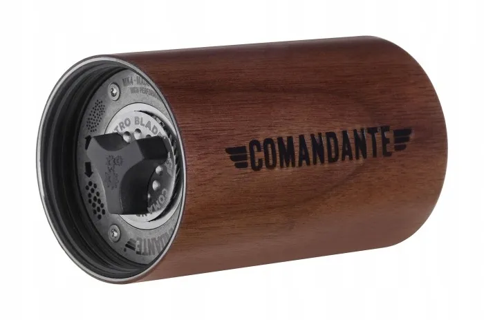comandante-c40-mk4-nitro-virginia-walnut