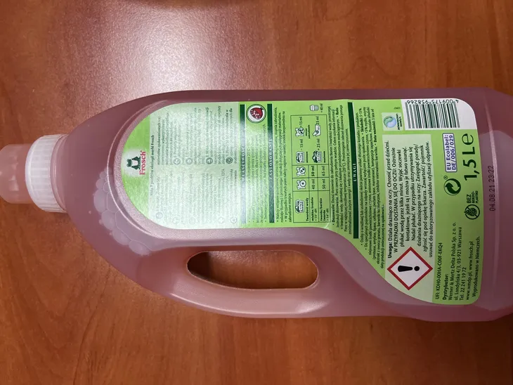 frosch-zel-do-prania-owoc-granatu-15l-postac-plyn