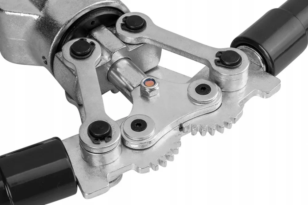 praska-do-zaciskania-zlaczek-pex-stan-nowy