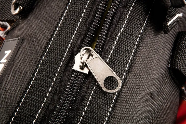 stolek-z-torba-monterska-wysokosc-produktu-45-5-cm
