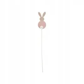 drewniany-zajaczek-na-piku