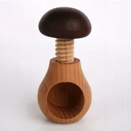 dziadek-do-orzechow-grzybek-drewniany